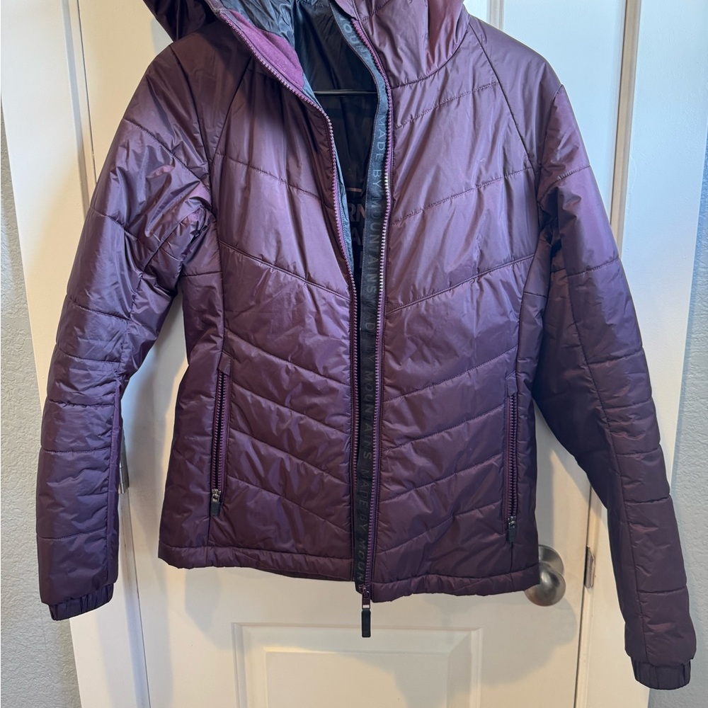 Like new Women’s Mons Royale Jacket Merino insulated Hooded XS